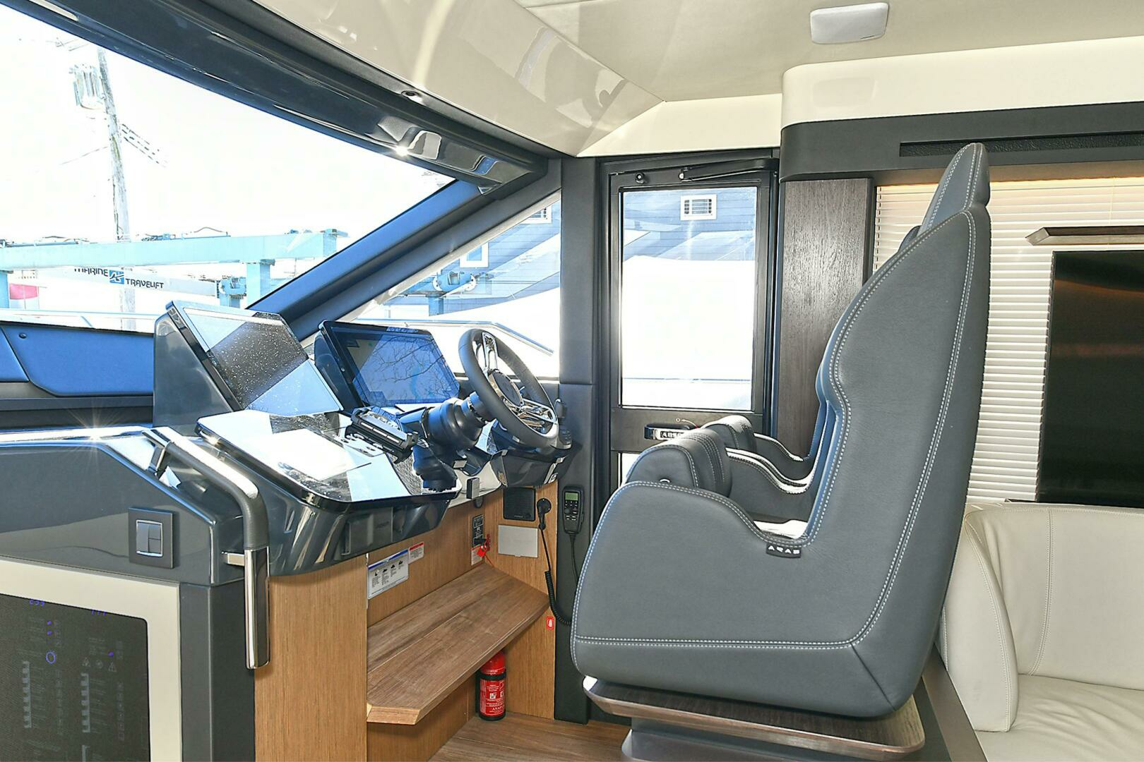 2027 Absolute 52 Fly - Image 34