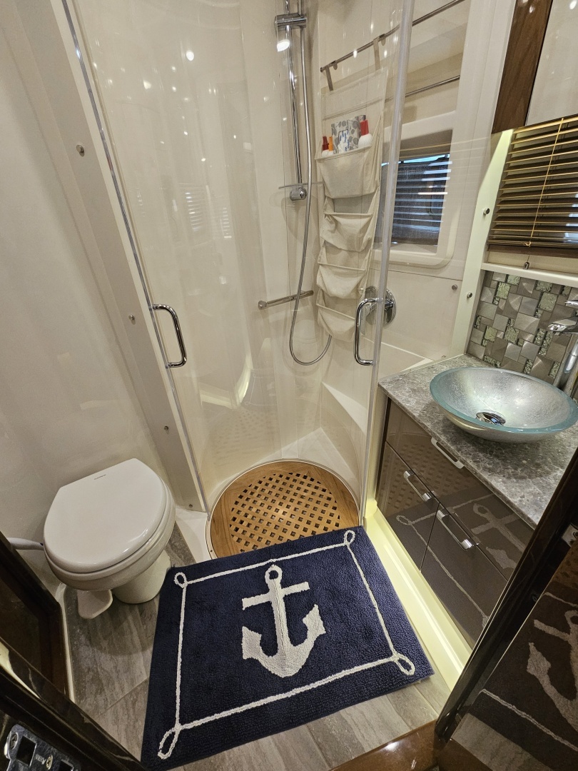 2019 Sea Ray 520 Sundancer - Image 39