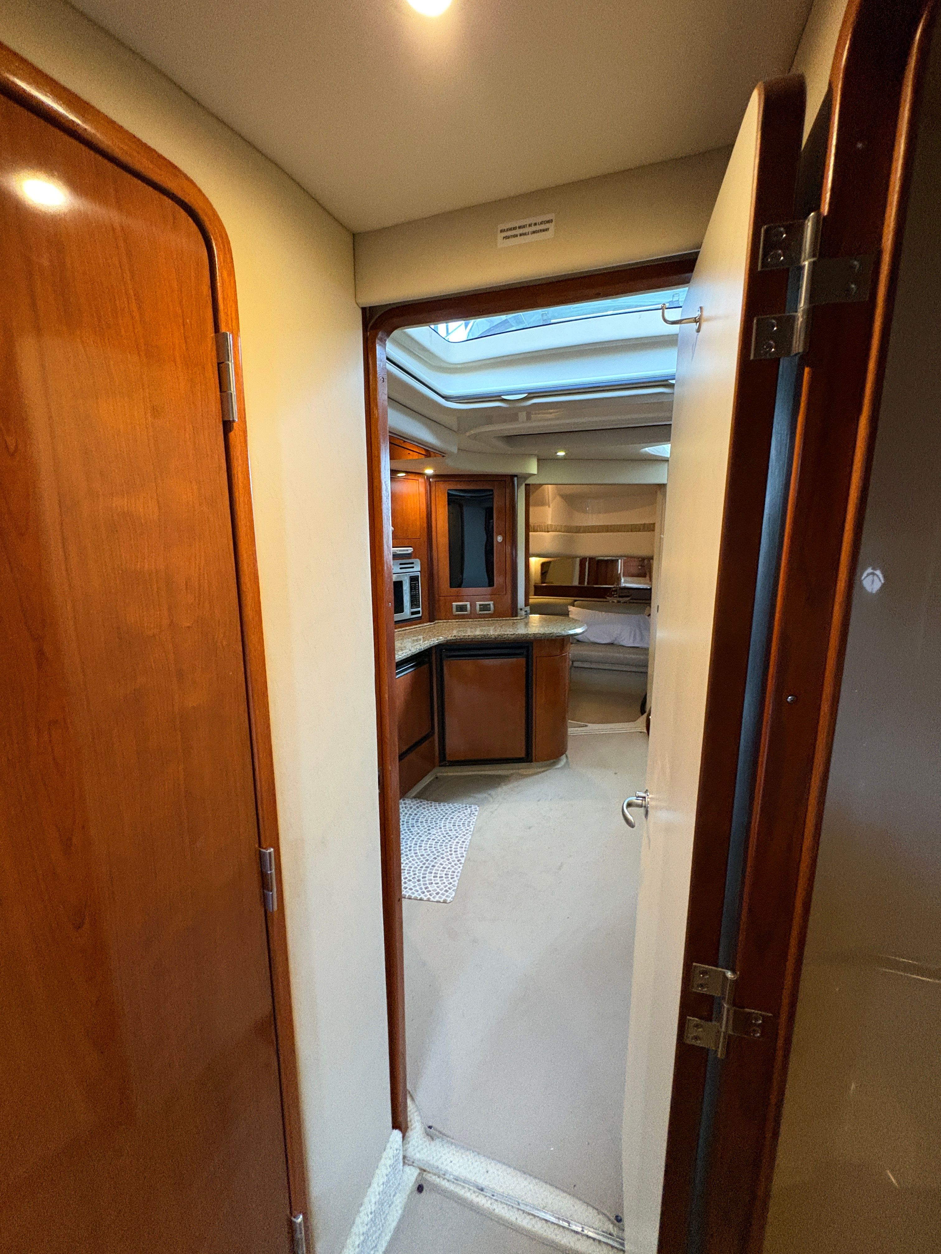 2005 Sea Ray 420 Sundancer - 68