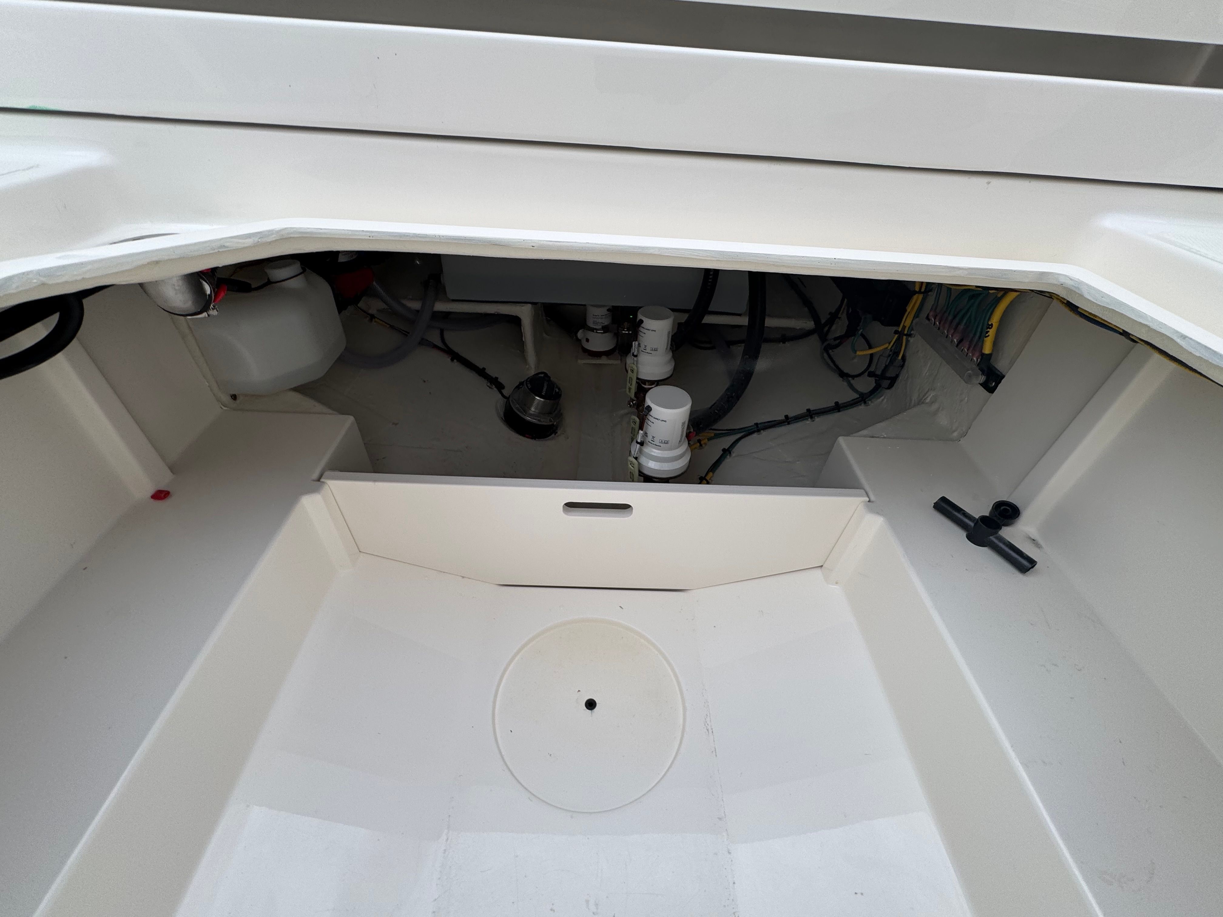 2026 COBIA 305 CC - Image 22