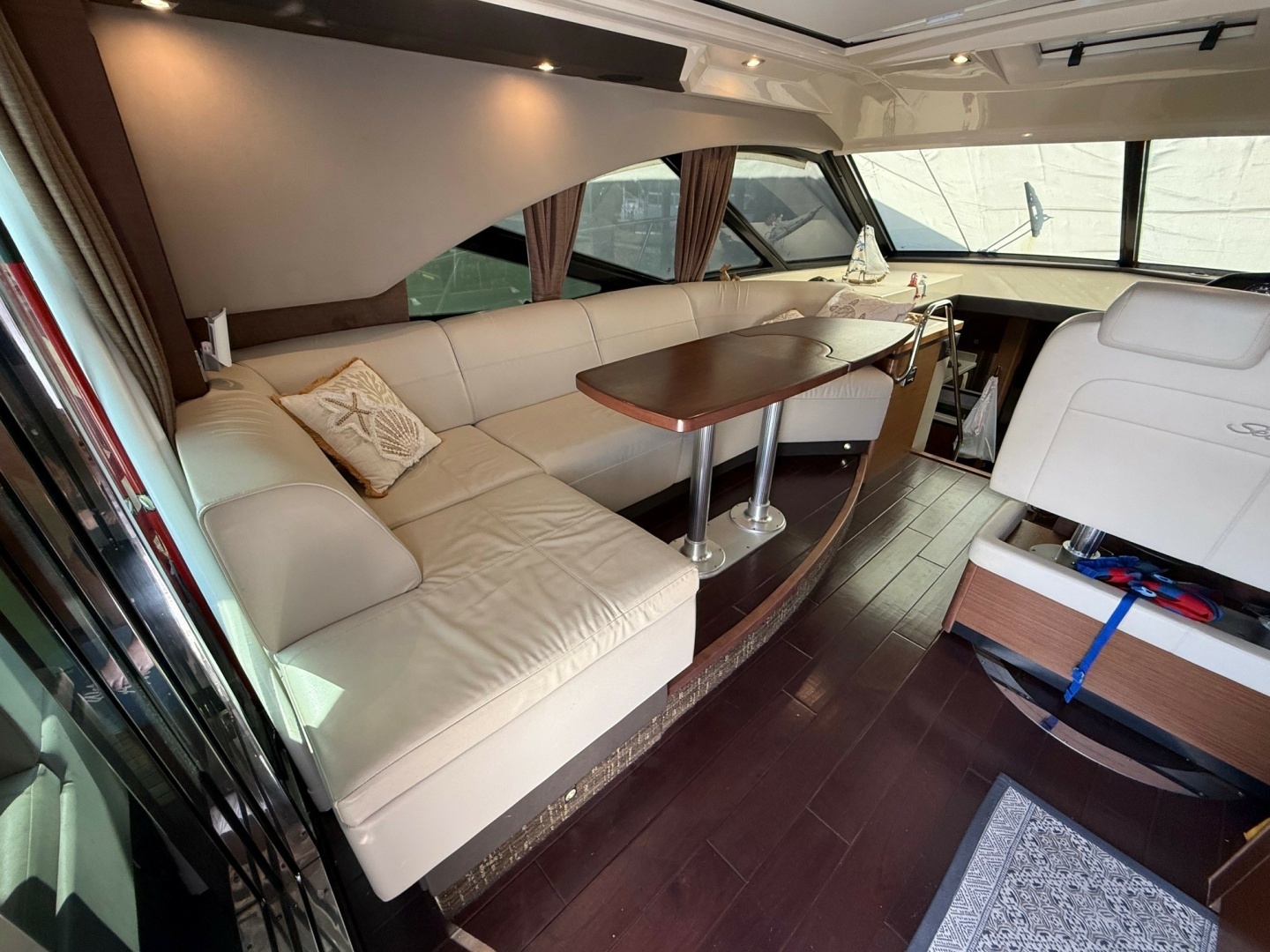 2016 Sea Ray 510 SUNDANCER - Image 19