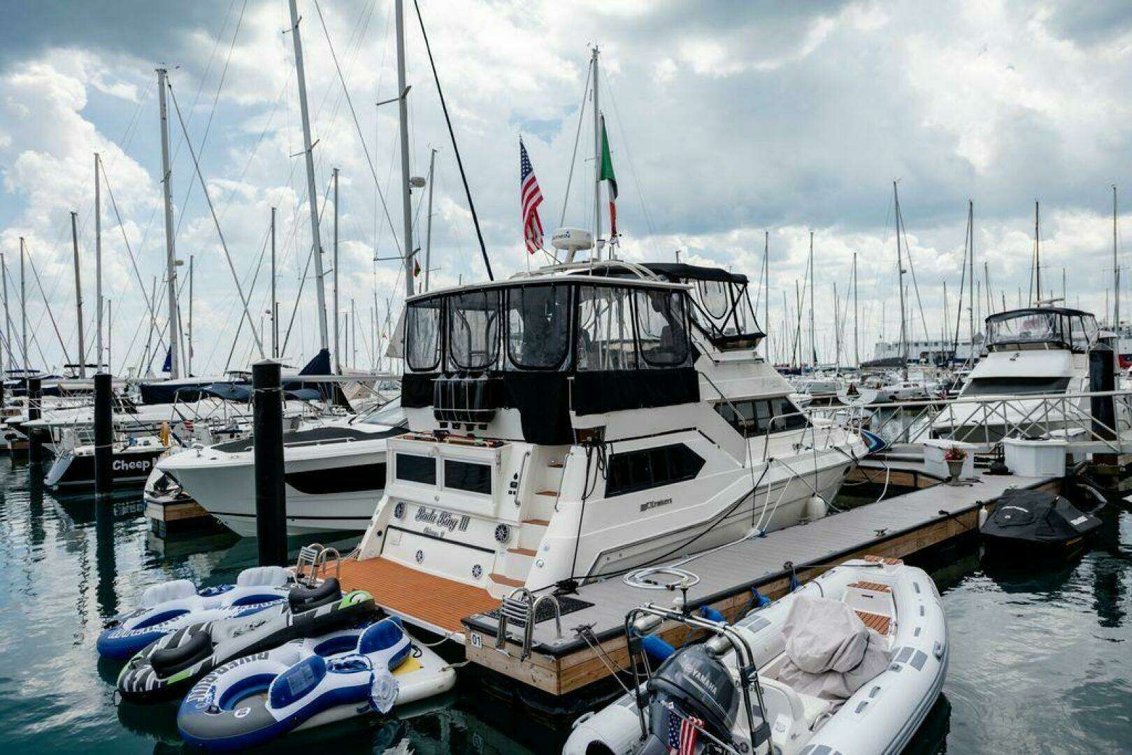 1991 Cruisers Yachts 3850 Aft Cabin - Image 5