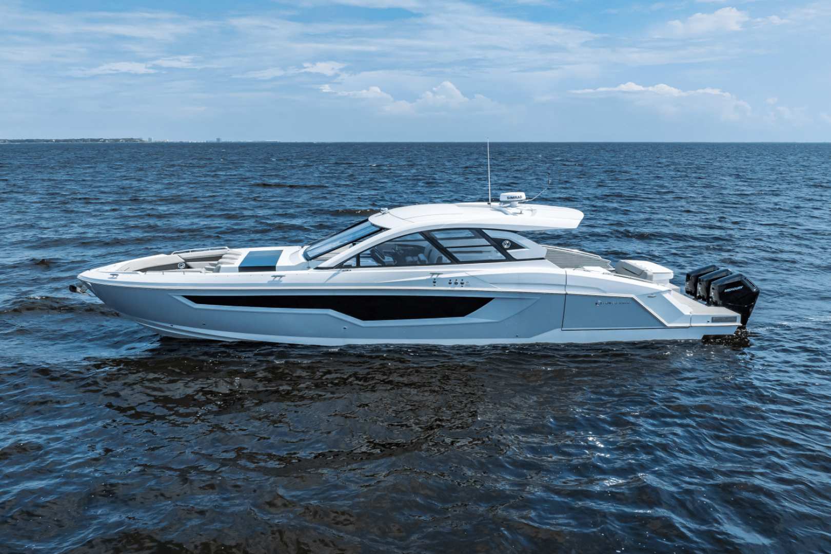 2025 Cruisers Yachts 50 GLS - Image 11