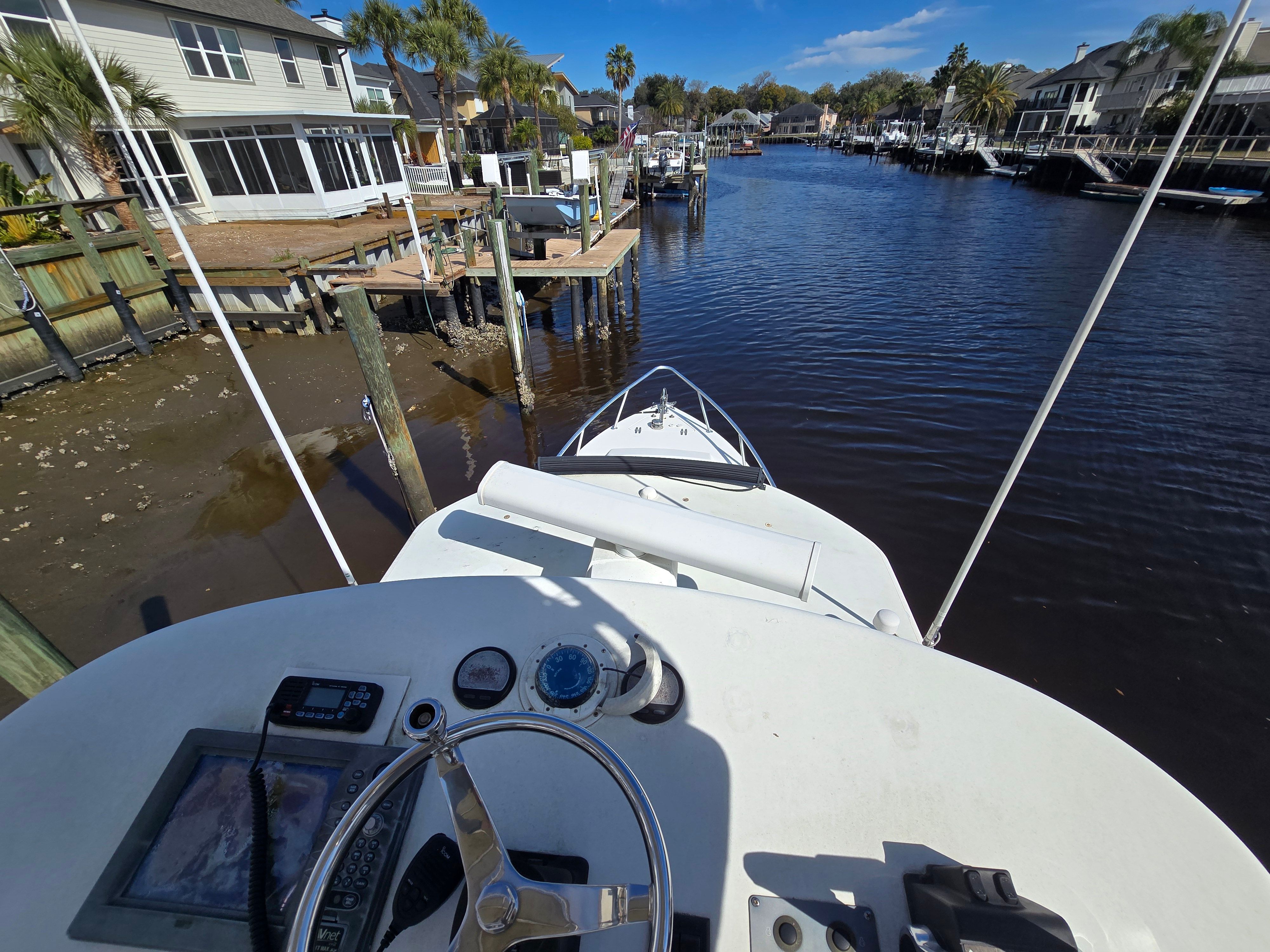 2005 Contender 35SC Express - 53