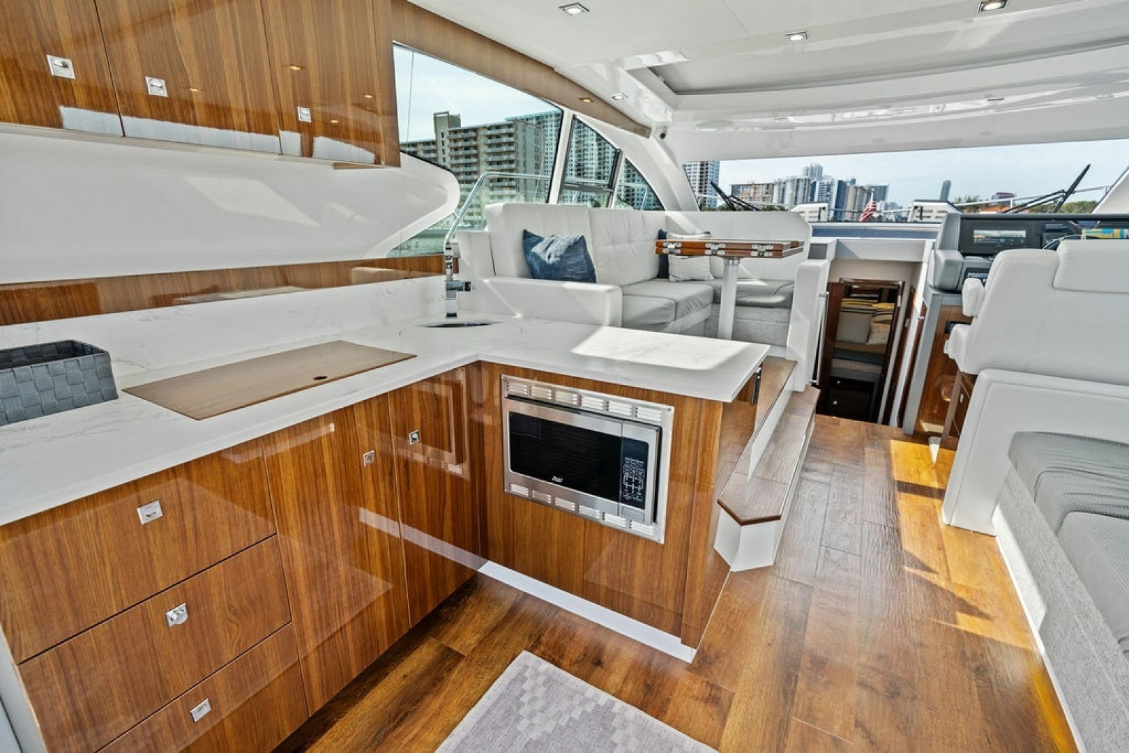 2022 Cruisers Yachts 46 CANTIUS - Image 22