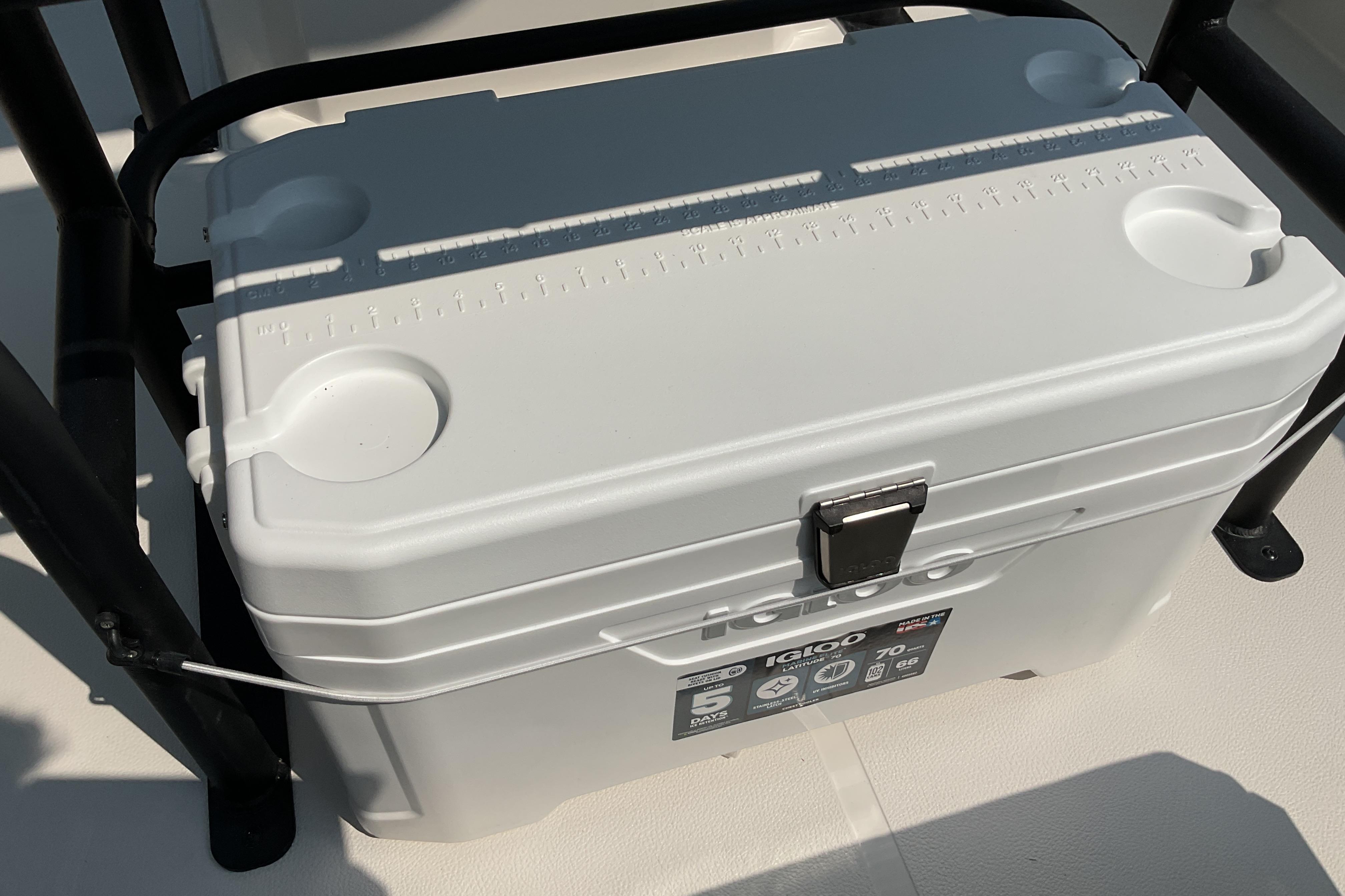 White Igloo cooler on 2026 Starcraft SVX 231 OB CC boat deck.