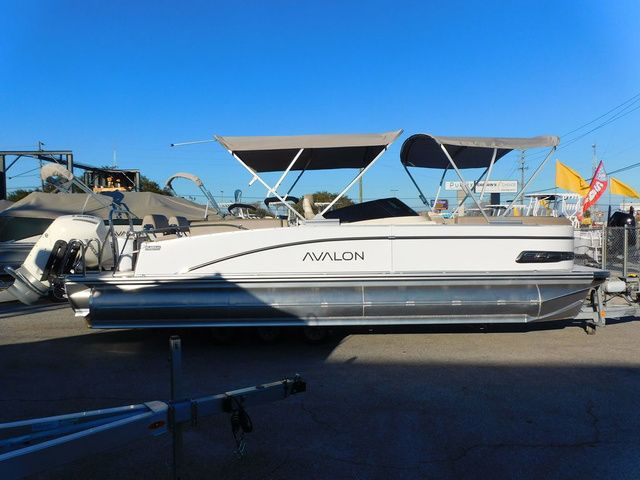 2026 Avalon Catalina Quad Lounger Shift Windshield 25 FT