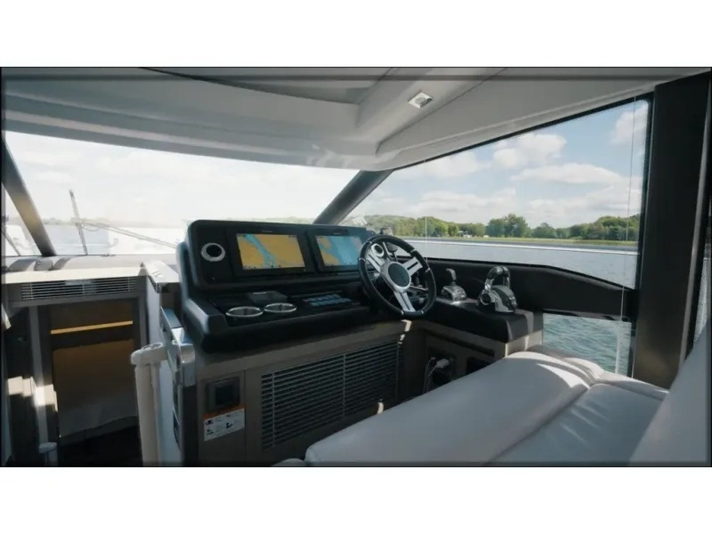 2018 Present Yachts 520S - Image 23