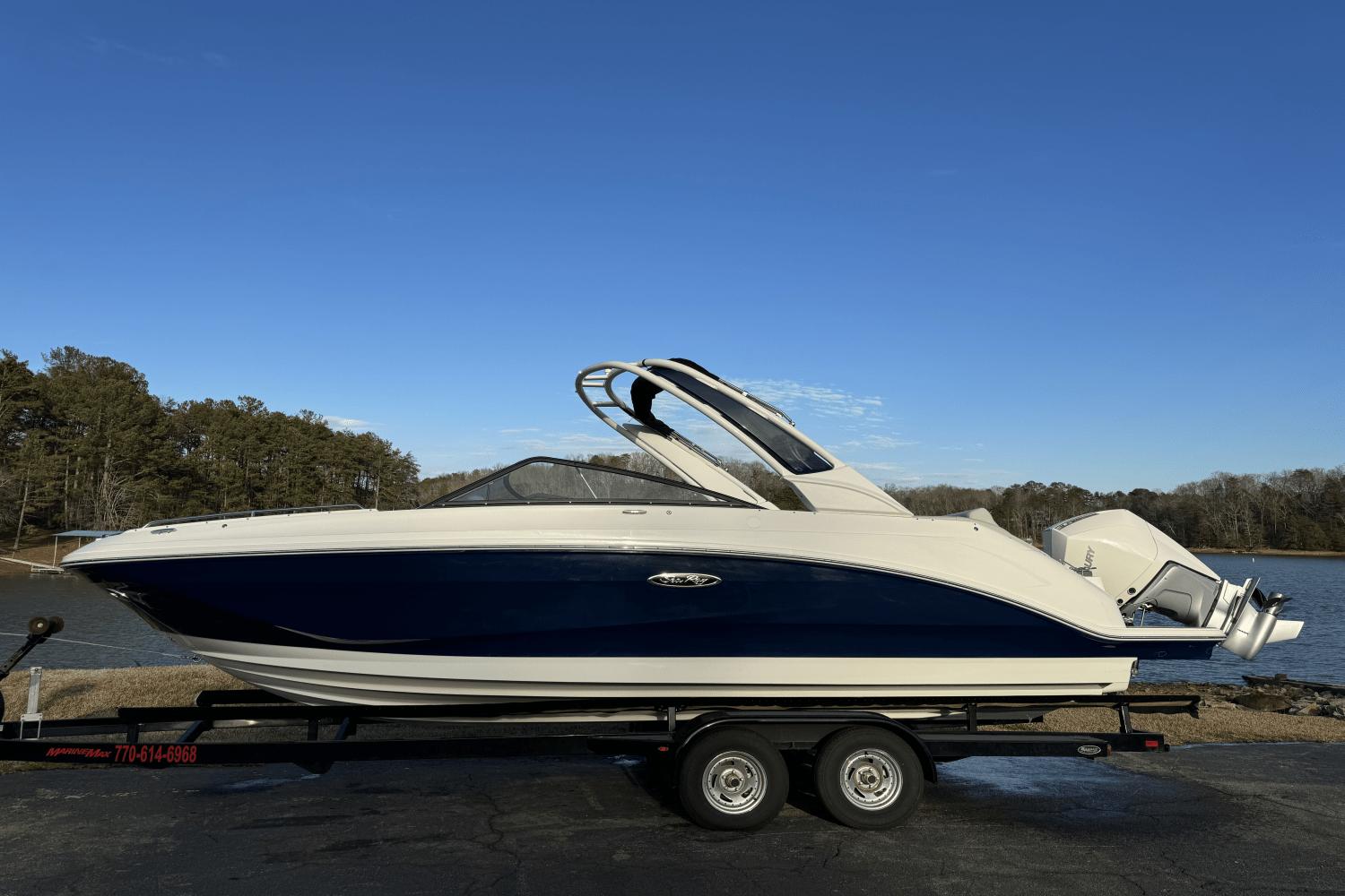 2024 Sea Ray SDX 250 Outboard