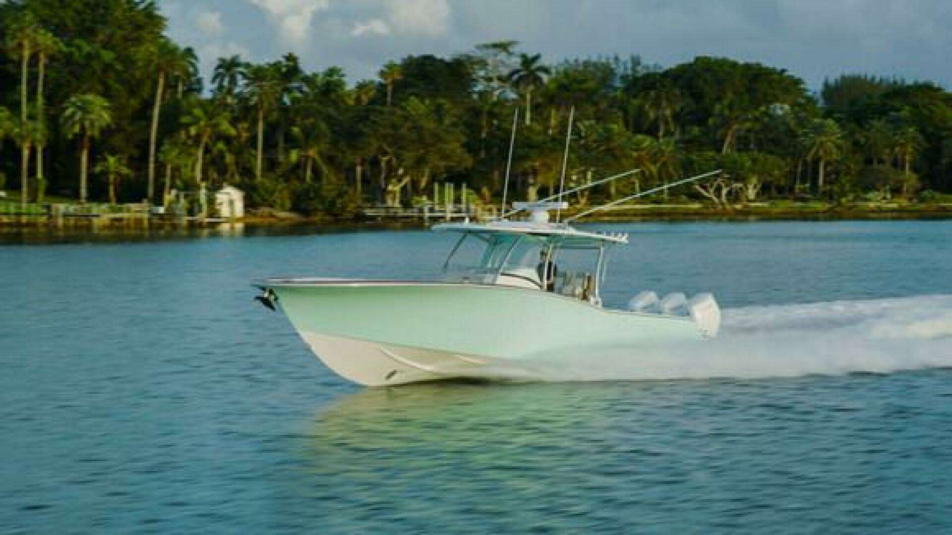 2026 Mag Bay 38 Center Console - Image 12