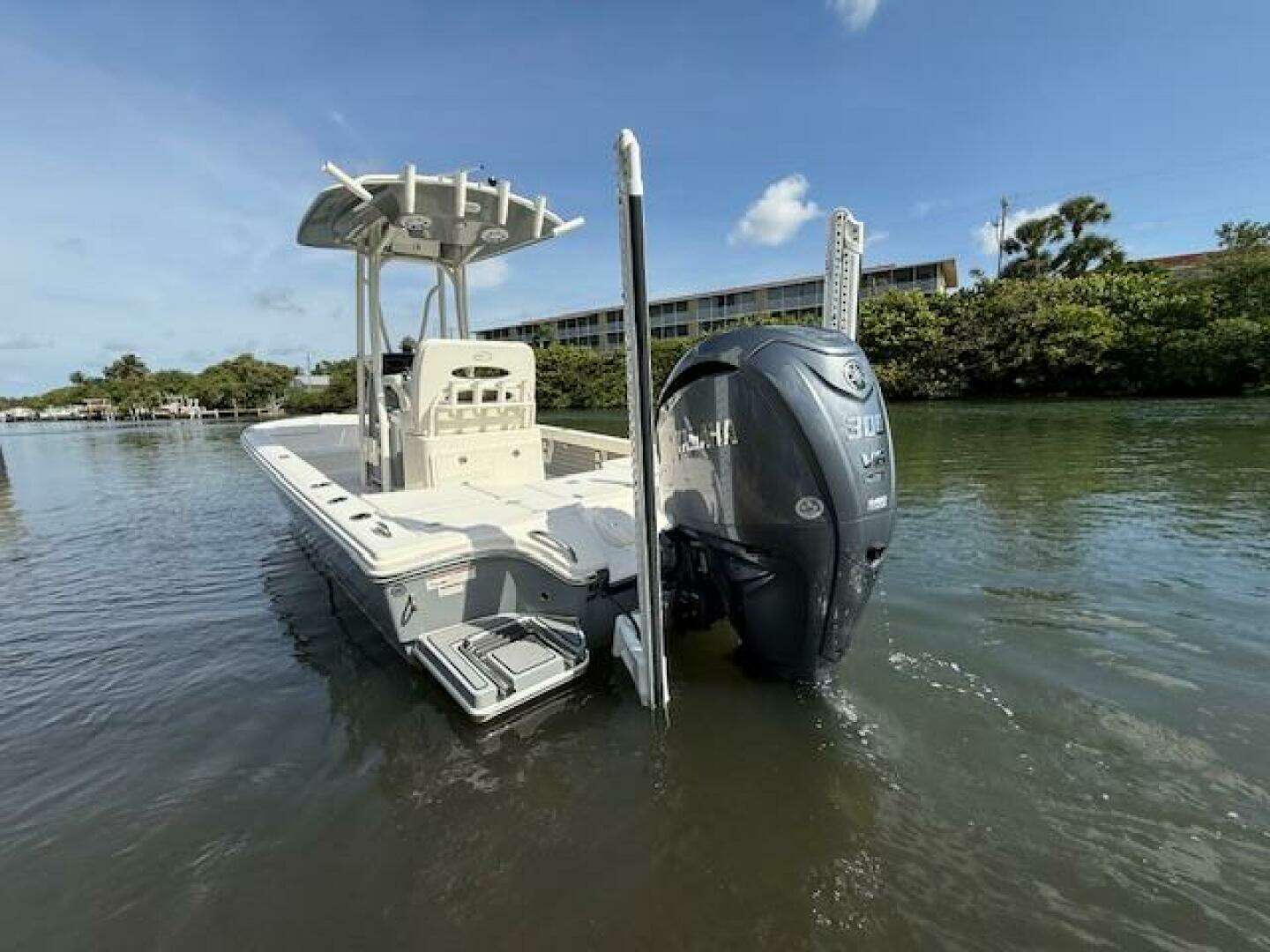 2022 Pathfinder 2500 Hybrid - Image 8
