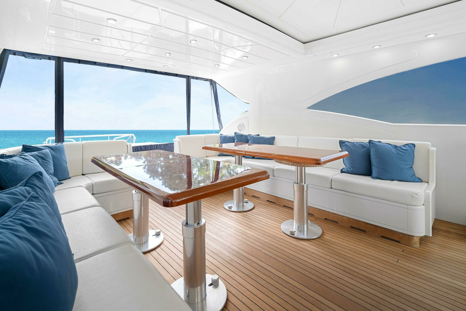 2001 Mangusta 72 - Image 42