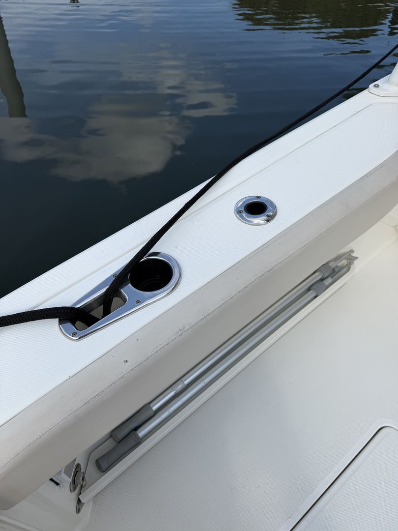 2016 Boston Whaler 270 Vantage - 13