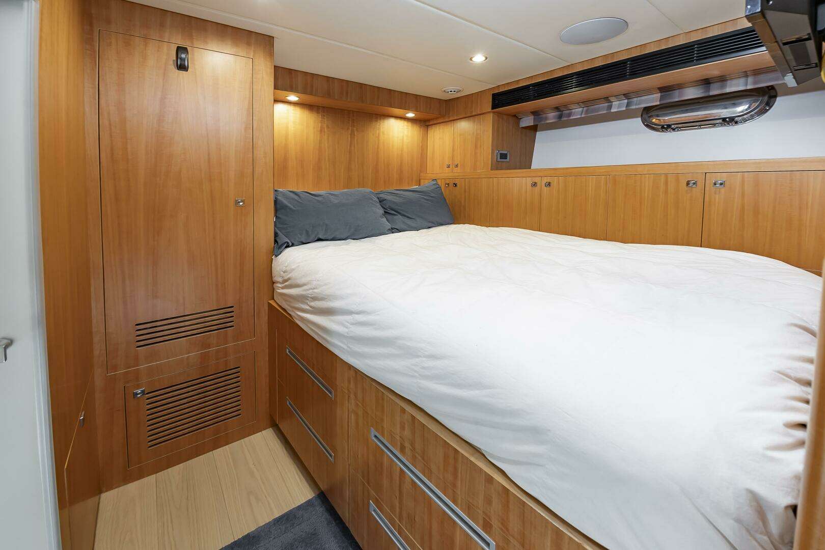 2017 Johnson 93 Flybridge - Image 102