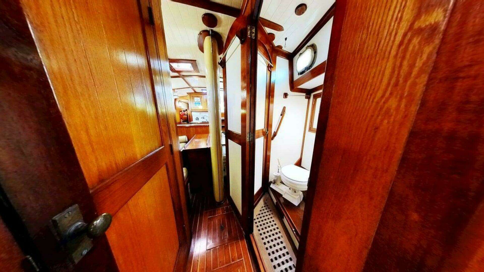 1984 Shannon Aegean - Image 30