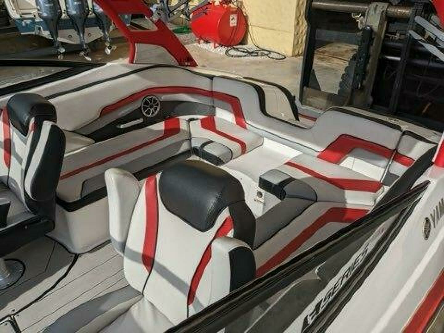 2020 Yamaha Boats 242X - Image 7
