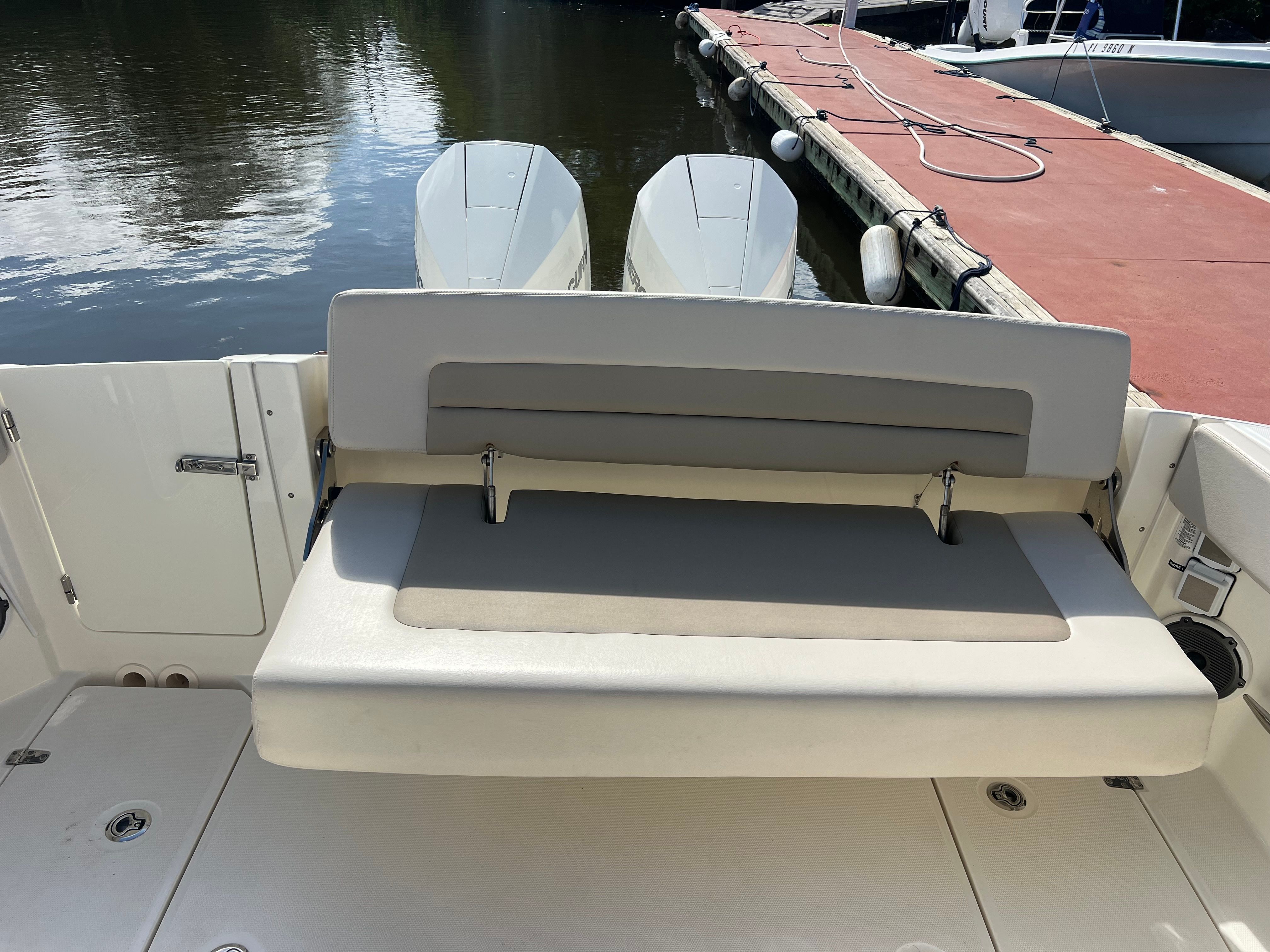 2019 BOSTON WHALER 320 VANTAGE - Image 10