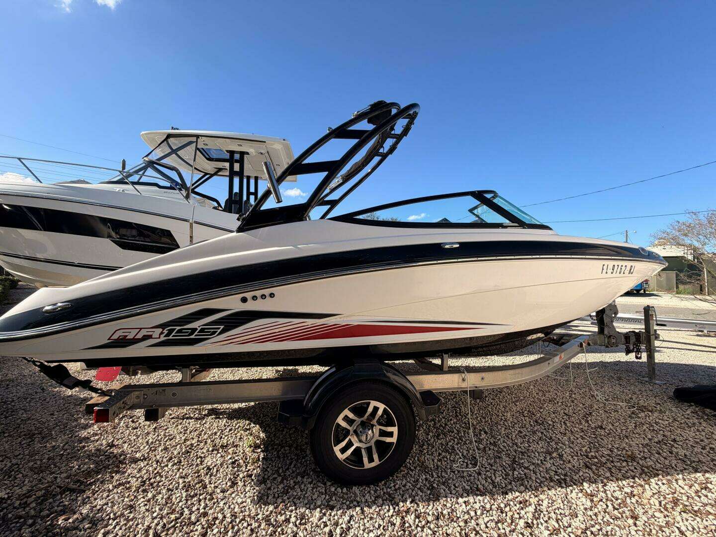 2017 Yamaha Boats AR195 - Image 4