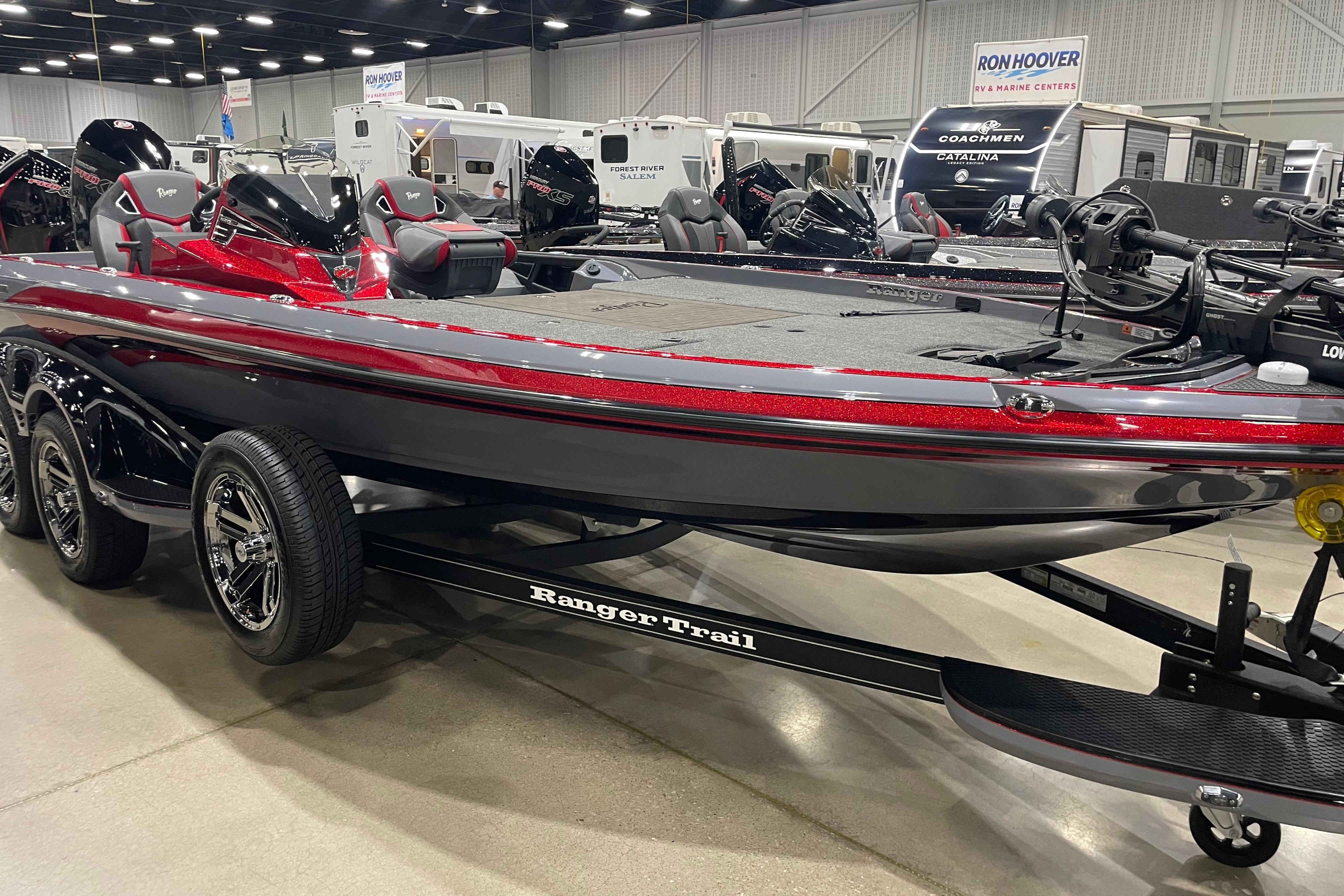 2025 Ranger Z520R Cup-Equipped boat on display in showroom, featuring sleek design and advanced features.