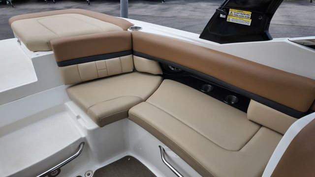 2015 Sea Ray SLX 250 - 17