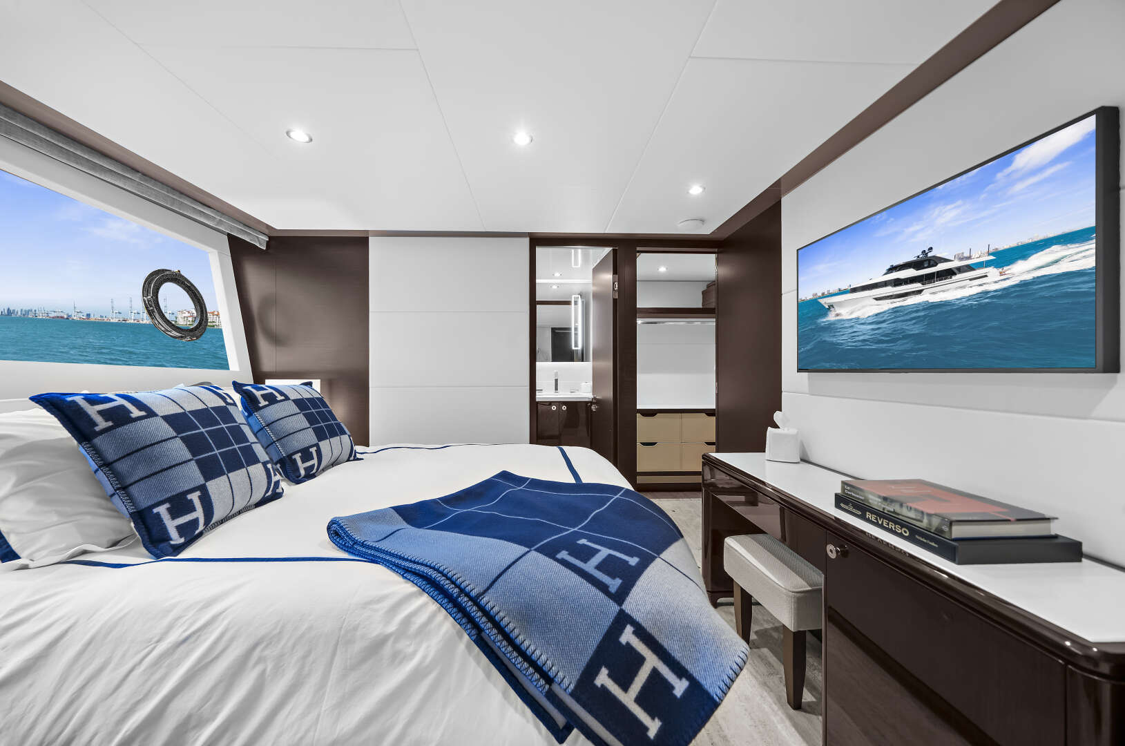2024 Ocean Alexander 32L - Image 61