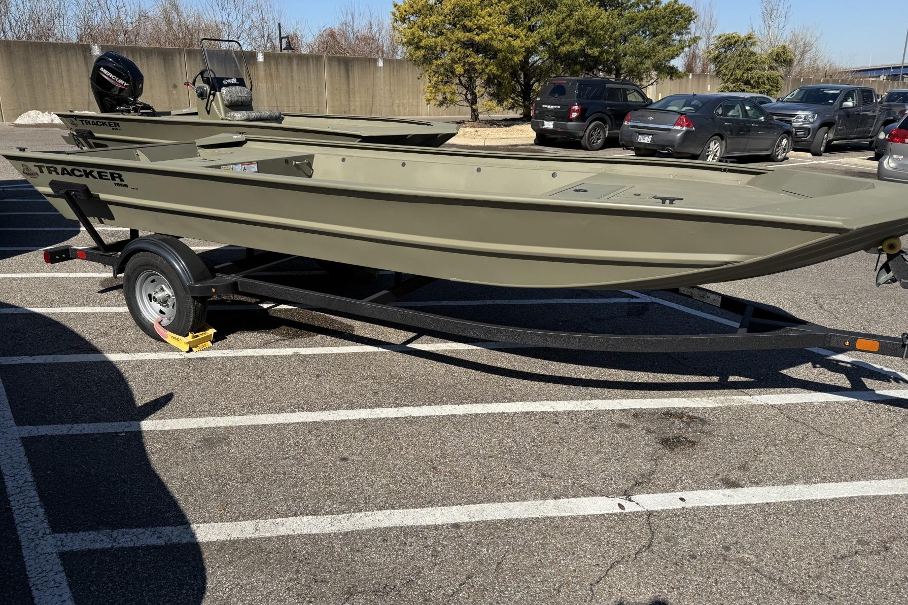 2026 Tracker Grizzly 1860 Utility