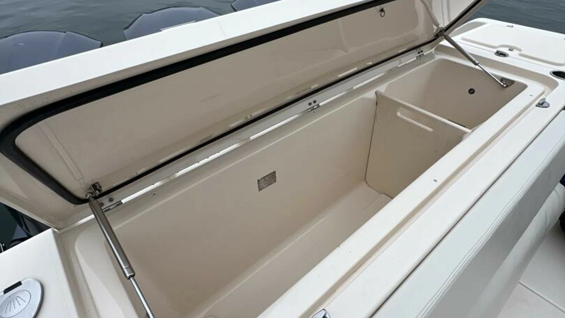 2018 Grady-White 370 Express - Image 19