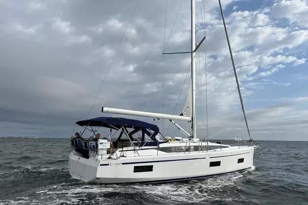 2023 Bavaria C42