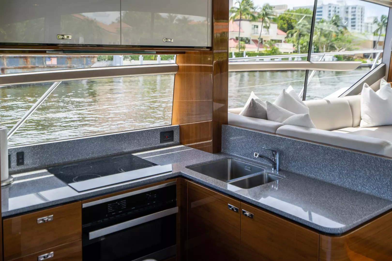 2018 Princess F62 - Image 60