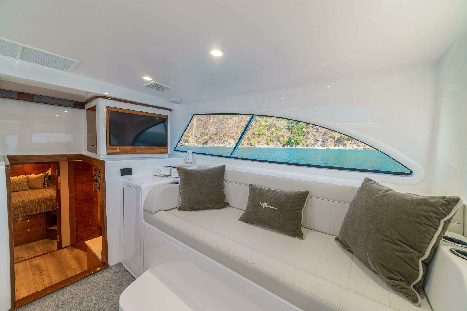 2025 Viking 46 Billfish - Image 36