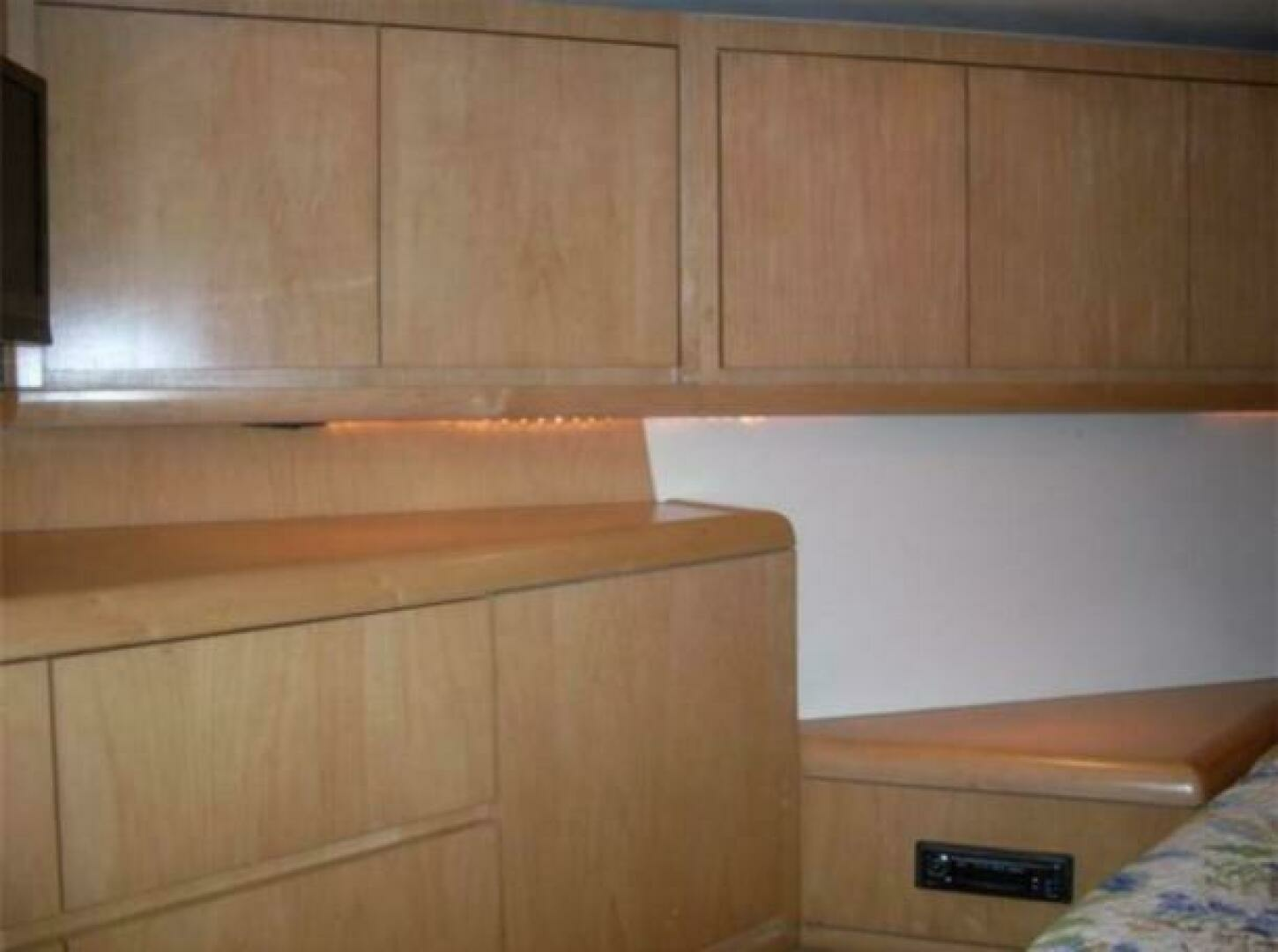 1998 Caterpillar Sportfish - Image 26