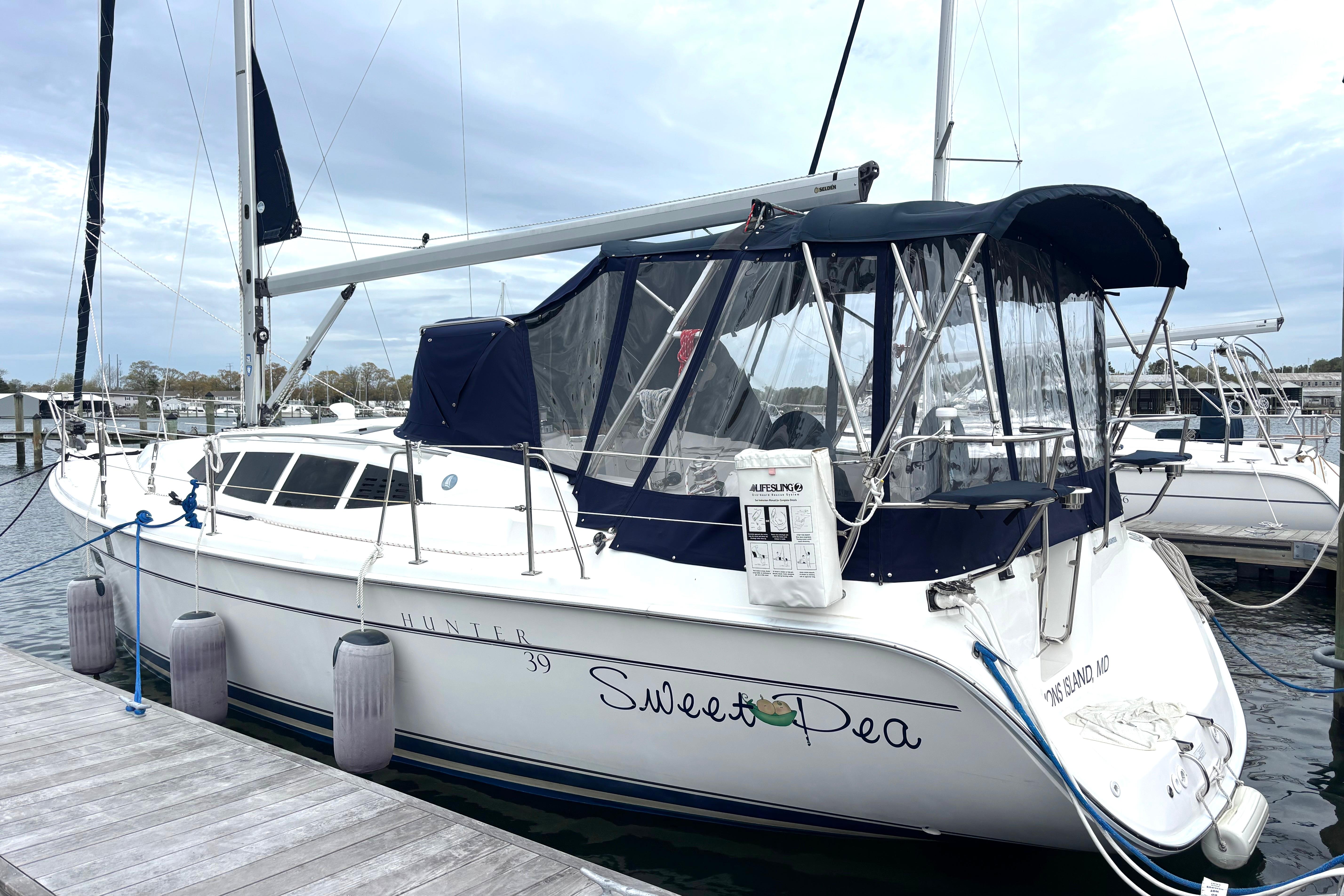 2011 Hunter 39