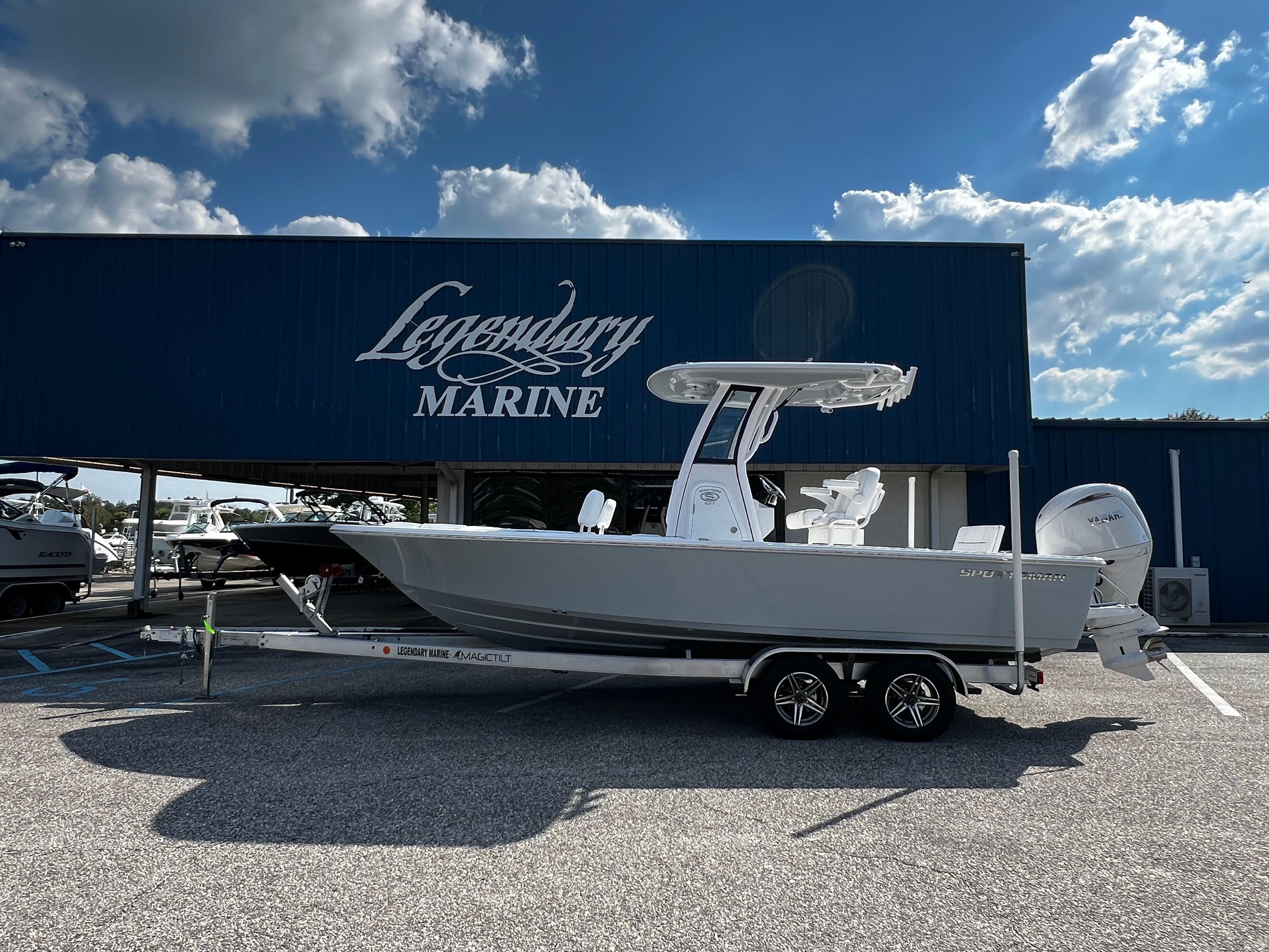 2025 Sportsman Masters 227 Bay Boat