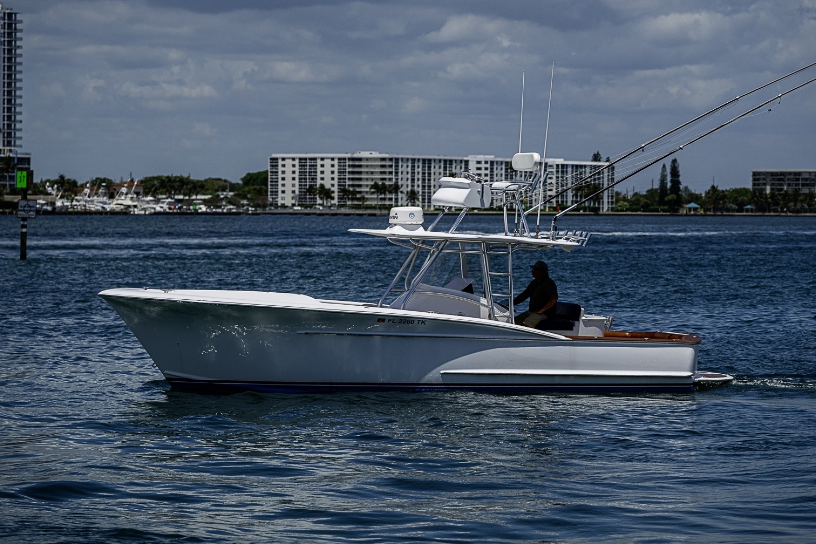 2010 Winter Custom Yachts Center Console - Image 18