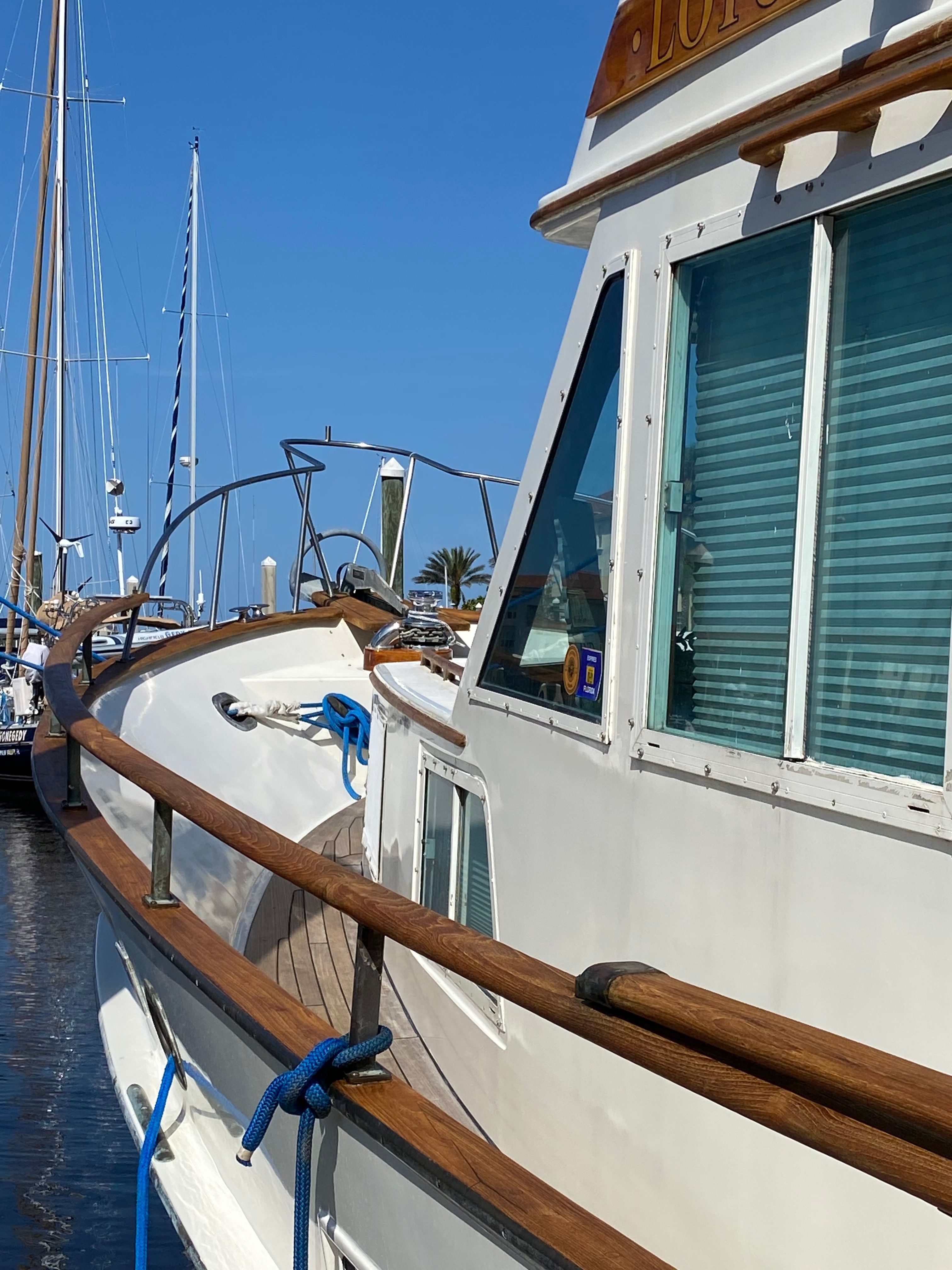 1983 Island Gypsy 44 Flush Deck - 33