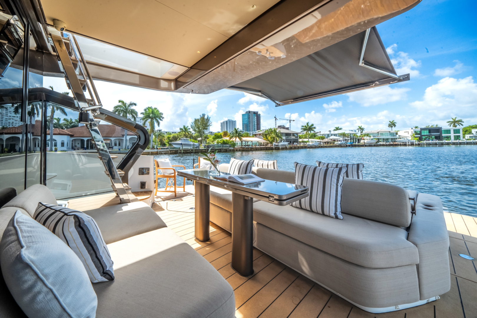 2025 Azimut Seadeck 6 - Image 24