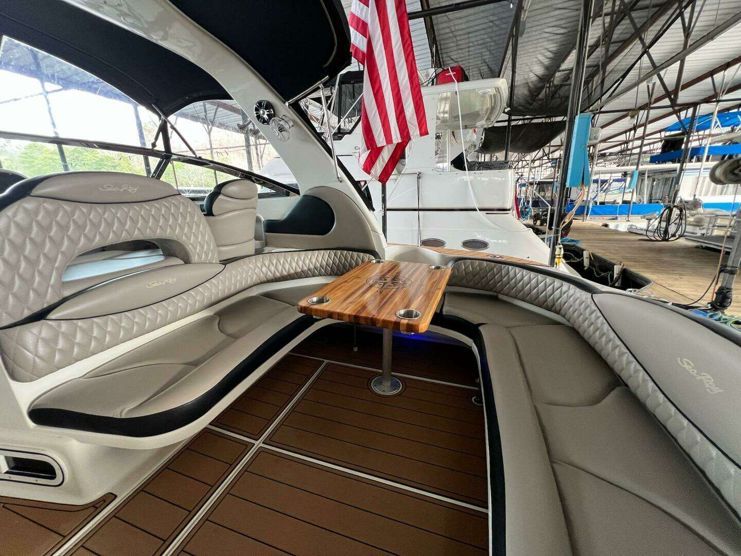 2002 Sea Ray 380 Sundancer - Image 12