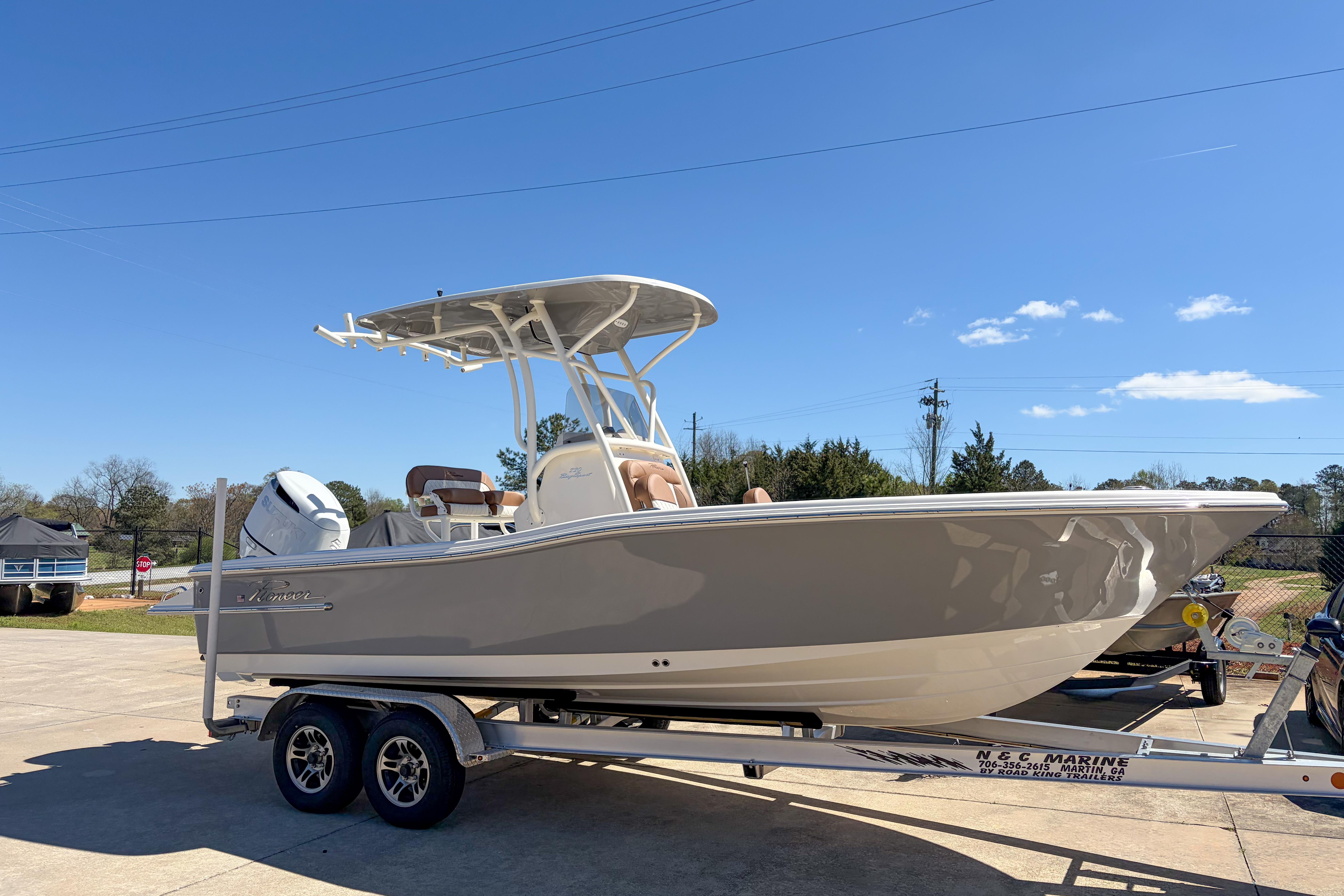 2026 Pioneer 220 Bay Sport