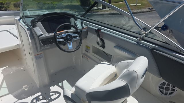 2024 Chaparral 23 SSi - 11