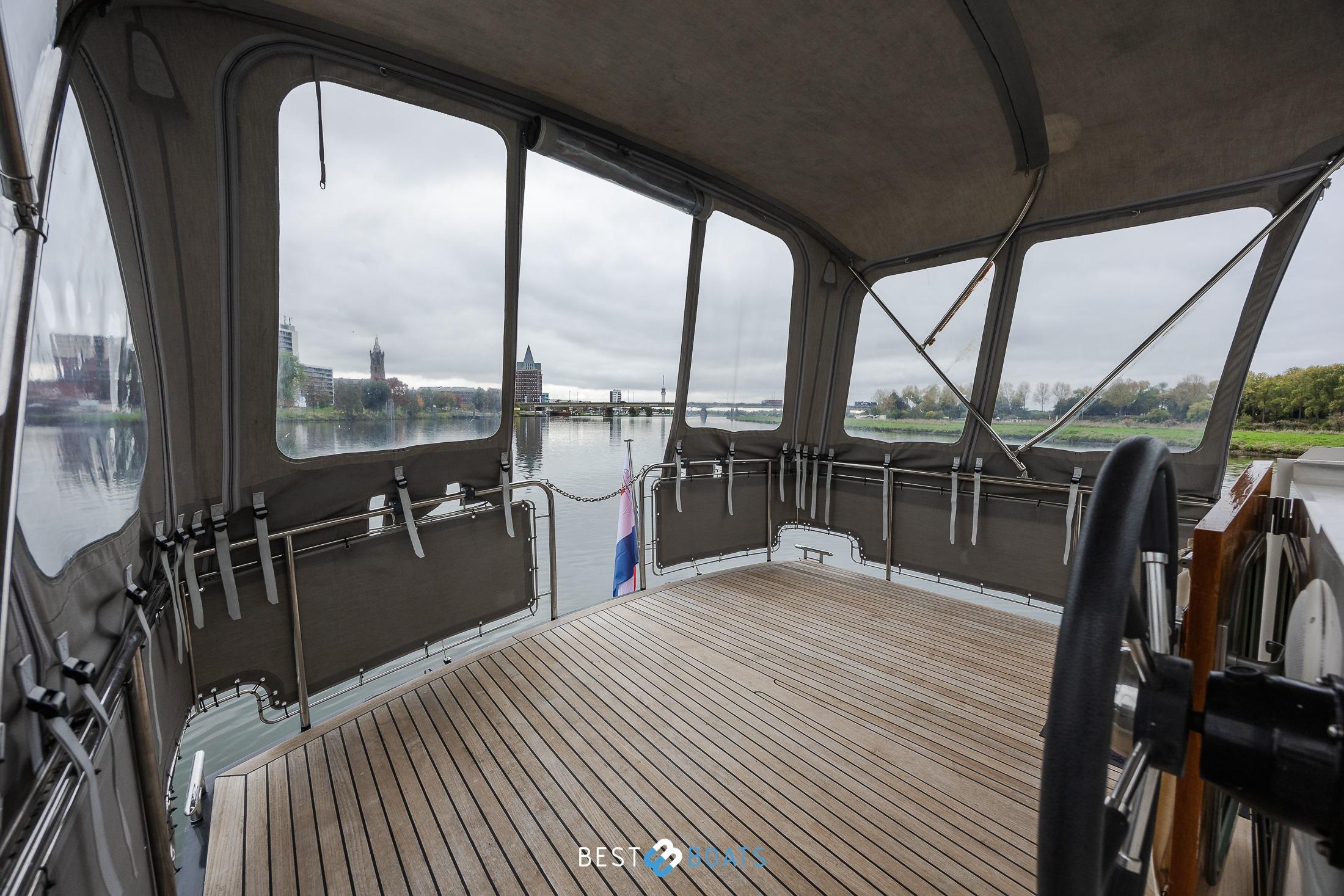 Linssen Grand Sturdy 34.9 AC 2010 yacht interior with scenic river view.