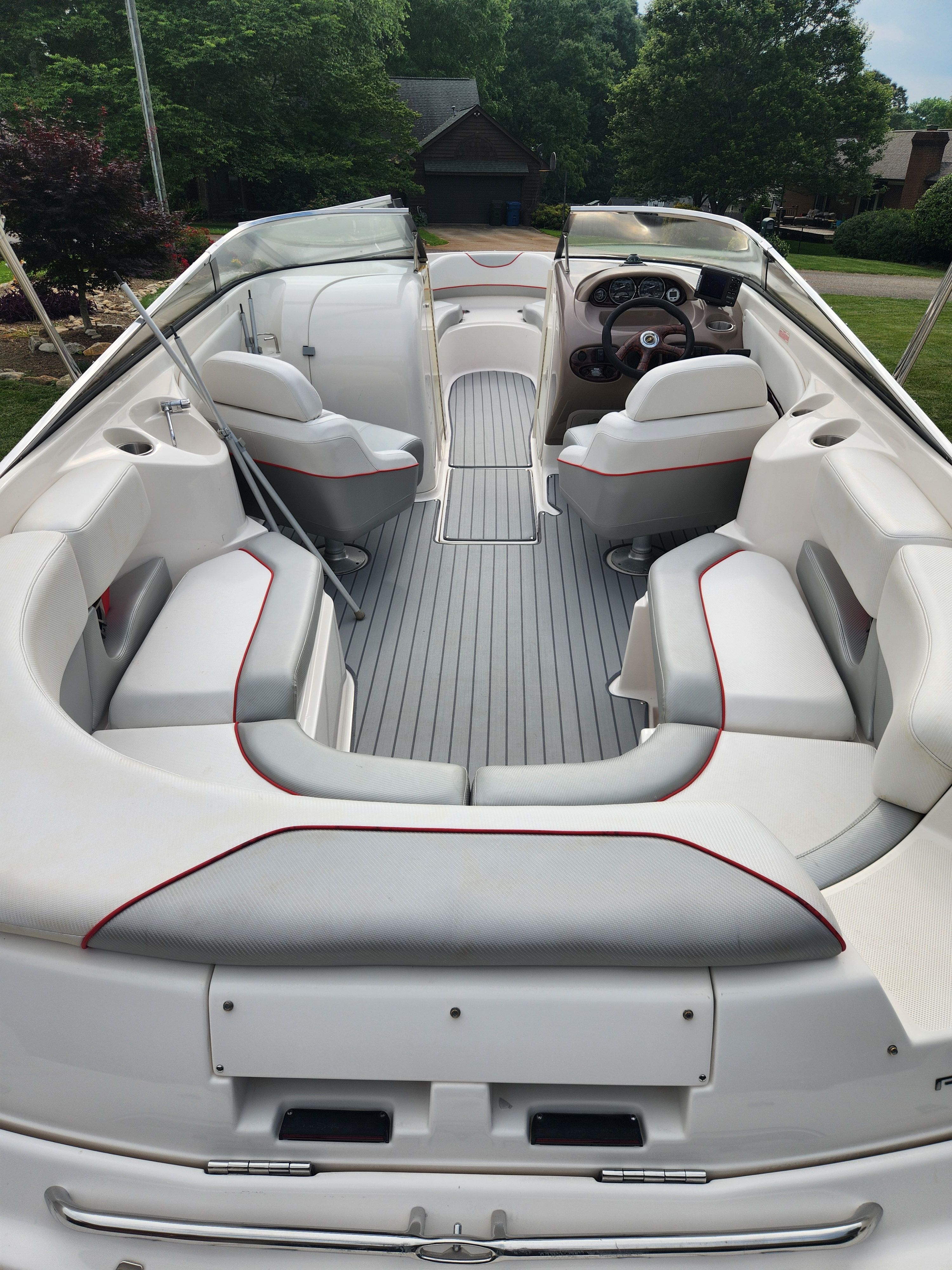 2004 Regal 2400 Bowrider - 11