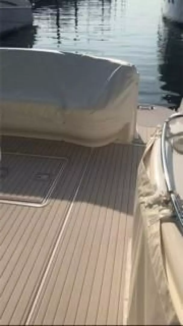 2005 Sea Ray Sundancer - Image 6