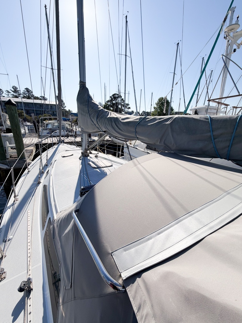 1996 Catalina 36 Mk II - Image 10