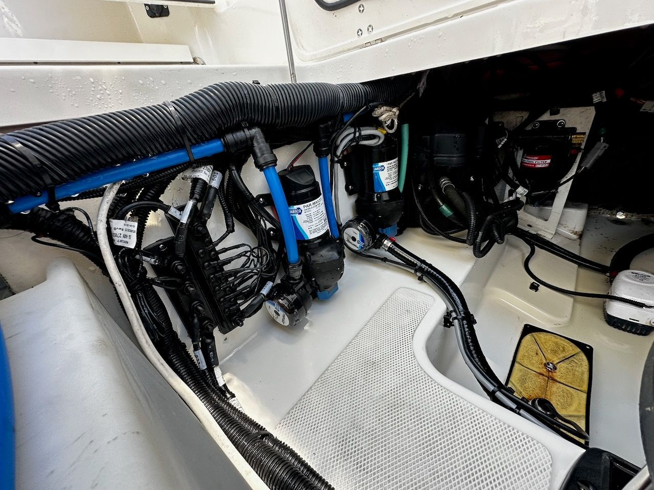 2016 Boston Whaler 270 Vantage - 25
