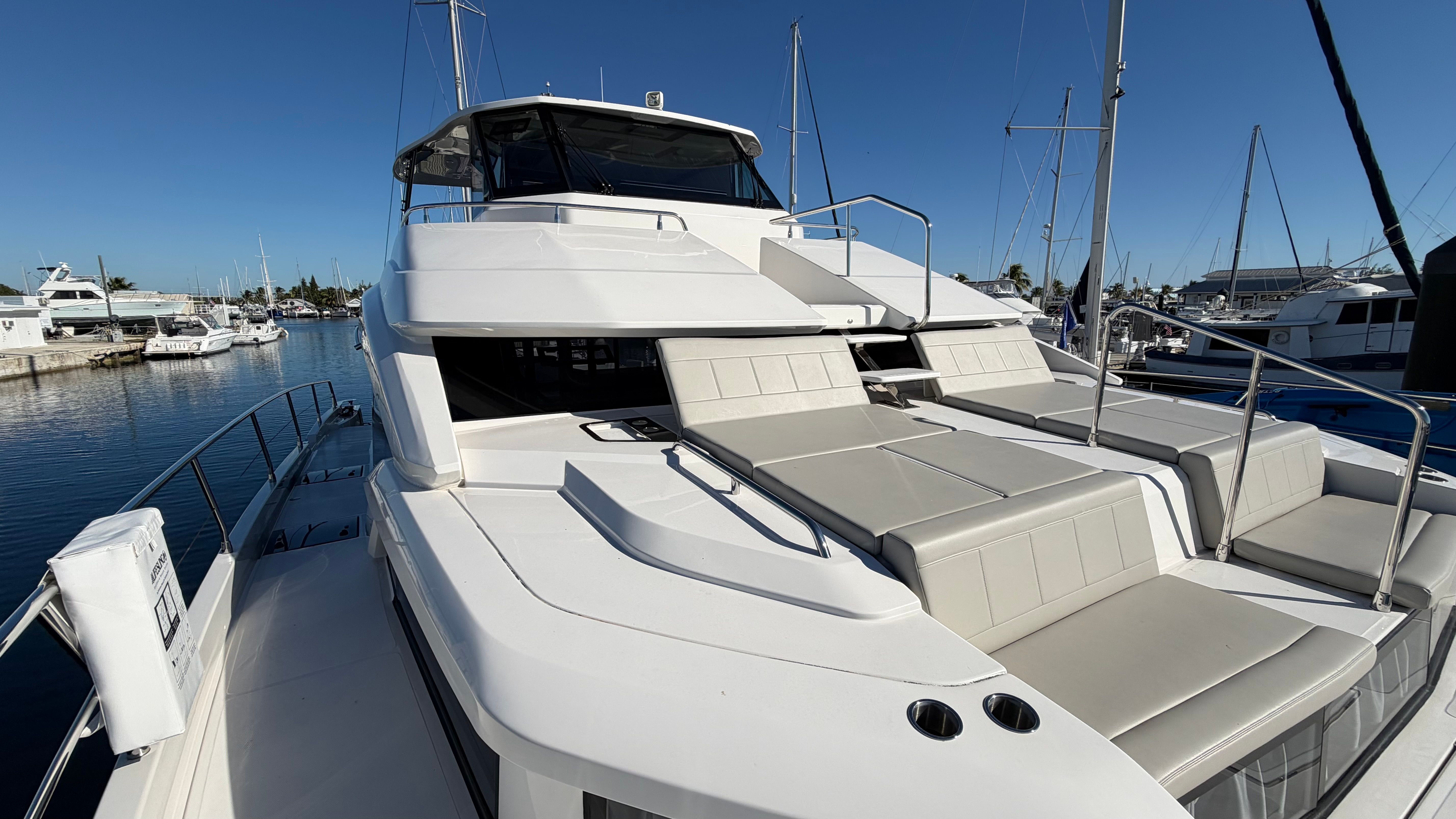 2025 Aquila 54 Yacht - 8
