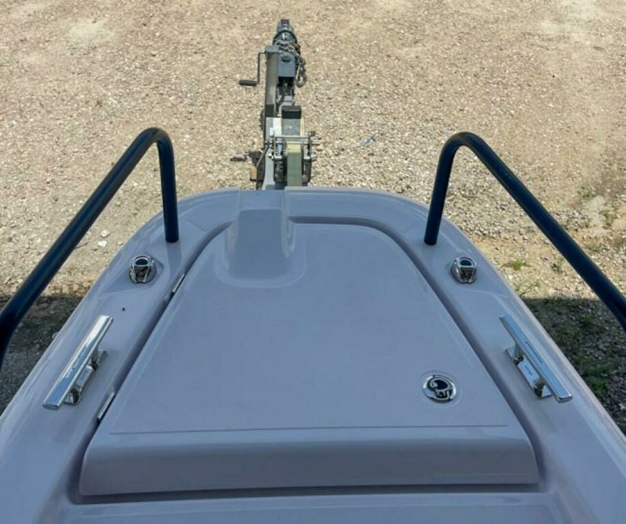 2024 Axopar 25 Cross Top - Image 5