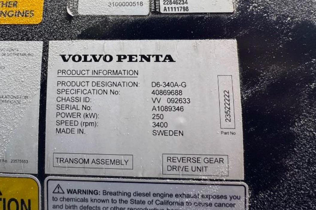 Label of Volvo Penta engine with specifications for Premium 28 Parasail, 1996 model.