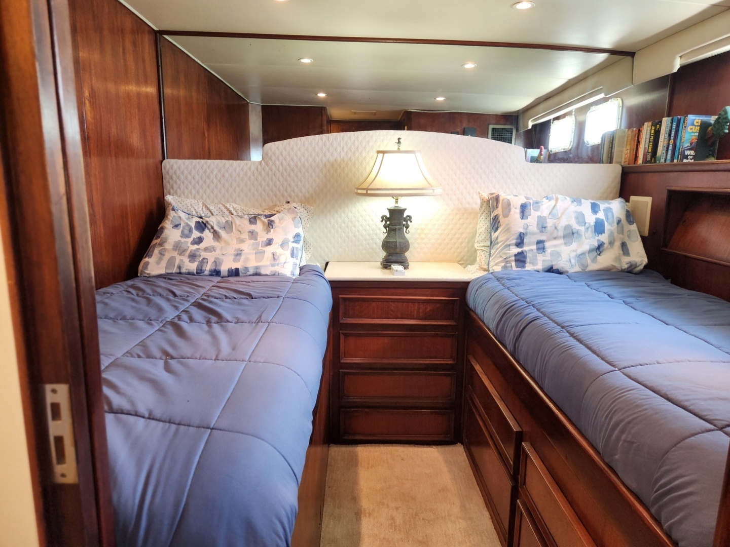 1978 Hatteras 53 Motor Yacht - Image 37