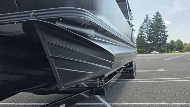 2025 Manitou 26' Explore 6' Max Deck With Dual 150hp Motors - 68