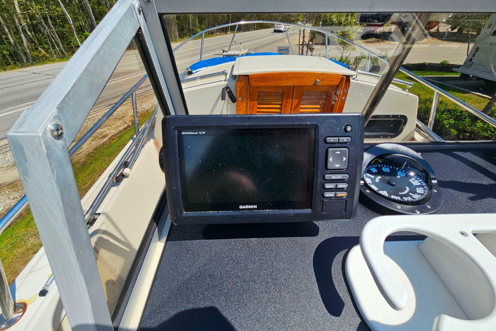 1990 Boston Whaler Outrage Cuddy - Image 8